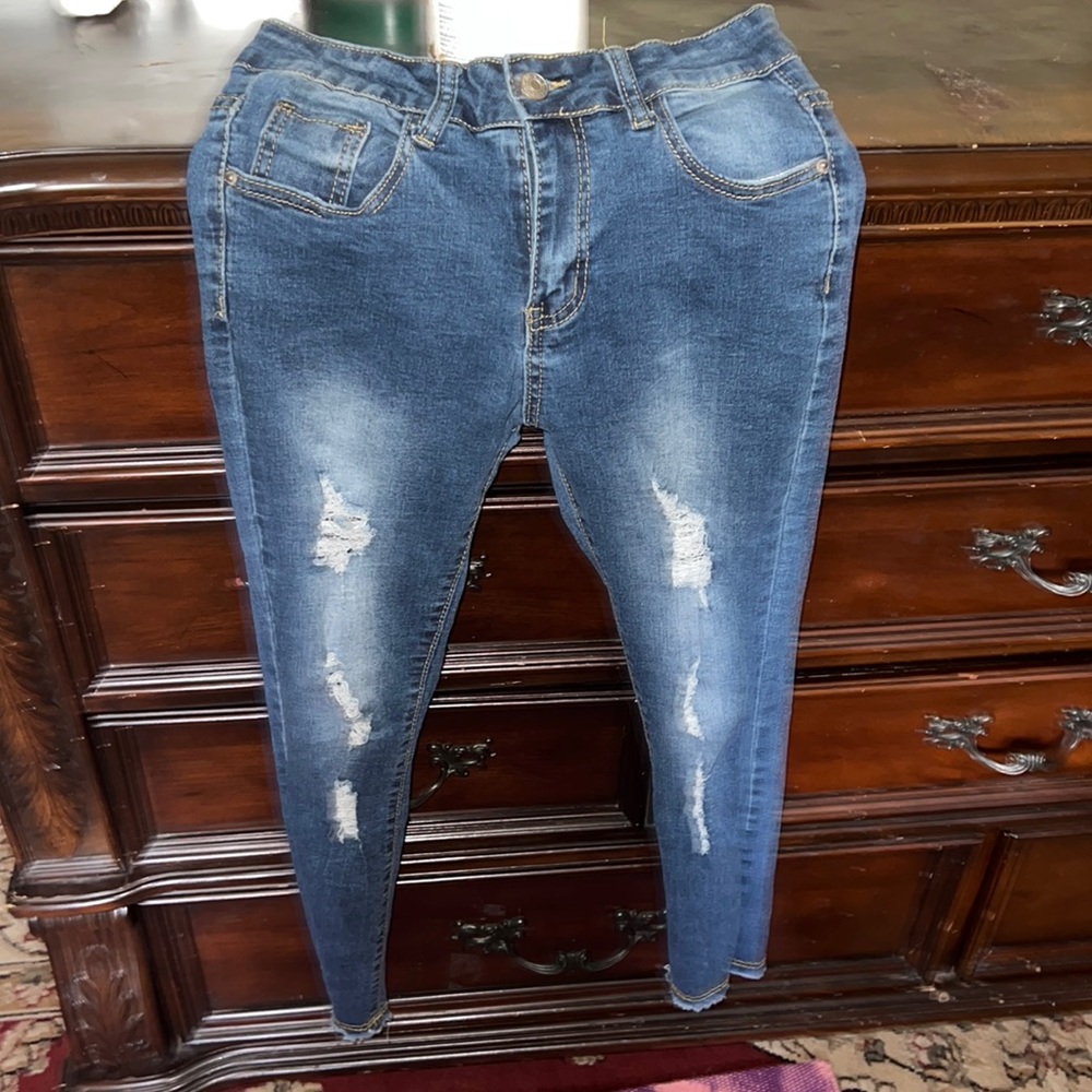 Very good fabric and comfortable, low waisted